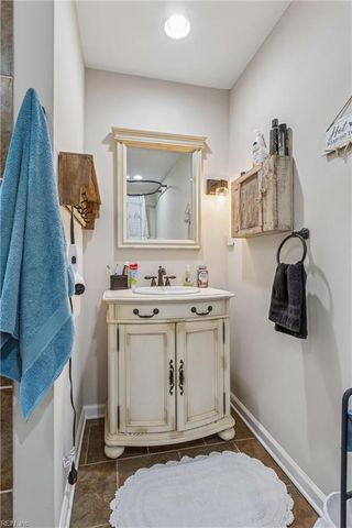 4177 Providence RD, Hayes, VA 23072