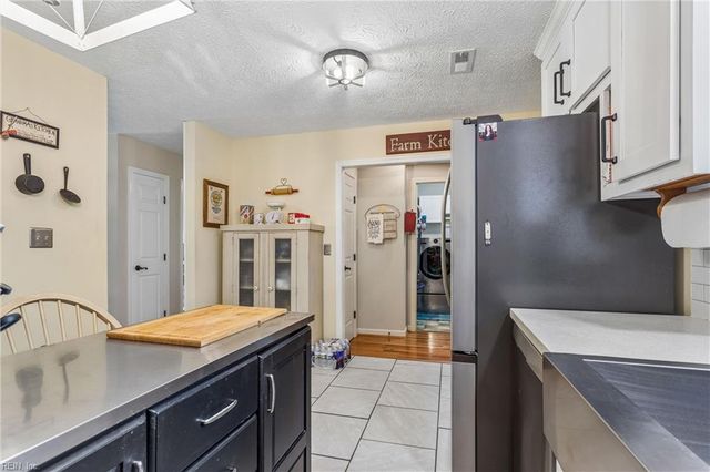 4177 Providence RD, Hayes, VA 23072