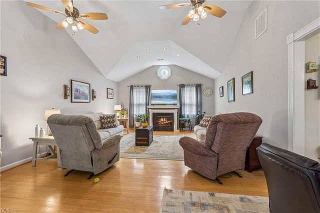 4177 Providence RD, Hayes, VA 23072
