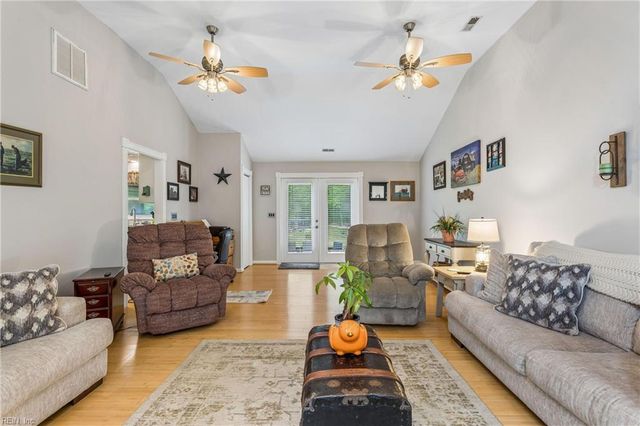 4177 Providence RD, Hayes, VA 23072