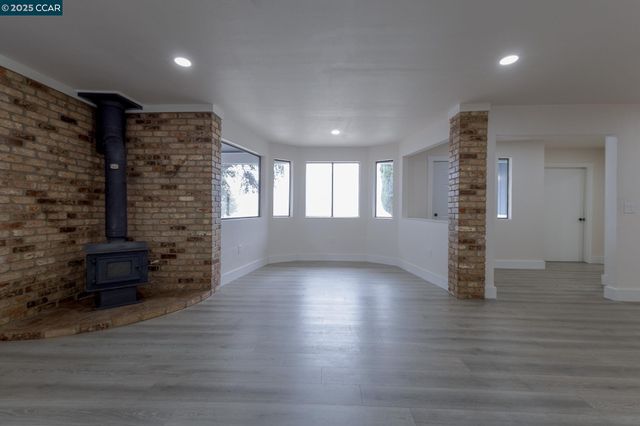 19896 Bear Valley Rd, Hidden Valley Lake, CA 95467