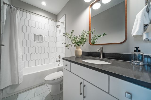 496 W Trinity Ln Unit 3, Nashville, TN 37207