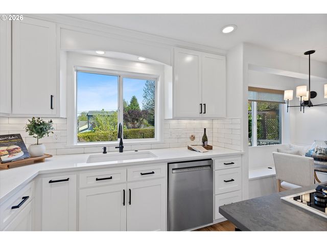 15687 Sw HAWK Ct, Sherwood, OR 97140
