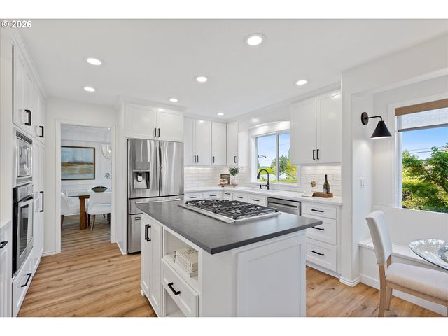 15687 Sw HAWK Ct, Sherwood, OR 97140