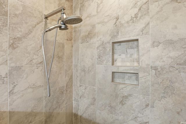 1220 Turnberry Lane, Auburn, IN 46706