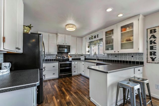 5624 SW Reif Road, Powell Butte, OR 97753