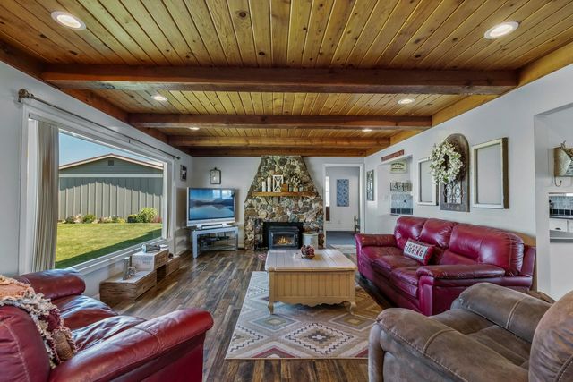 5624 SW Reif Road, Powell Butte, OR 97753