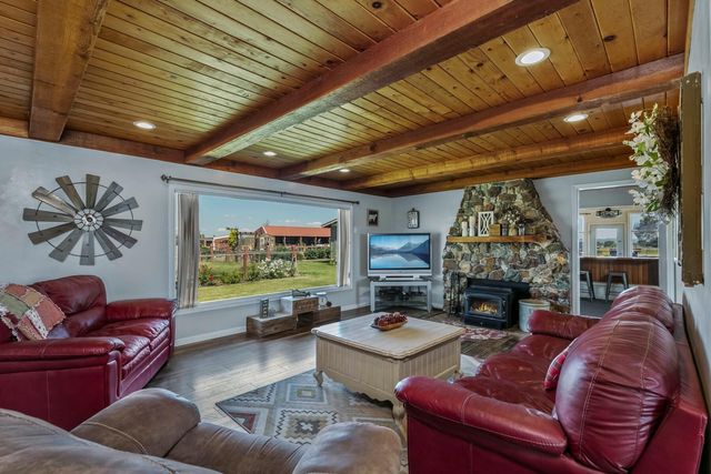 5624 SW Reif Road, Powell Butte, OR 97753