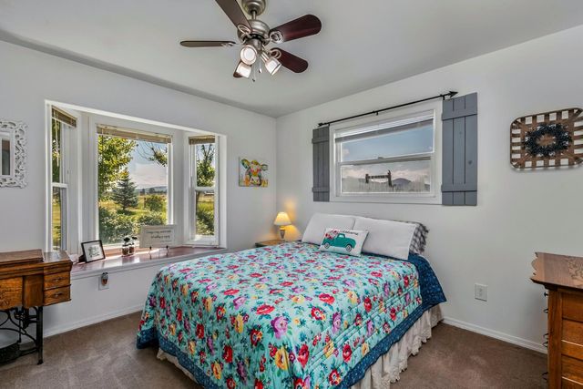 5624 SW Reif Road, Powell Butte, OR 97753