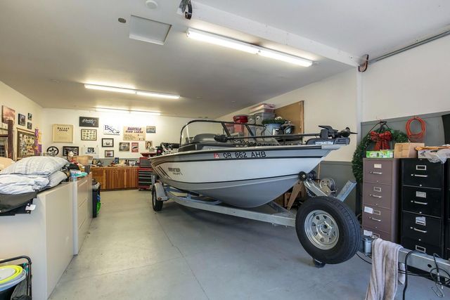 5624 SW Reif Road, Powell Butte, OR 97753
