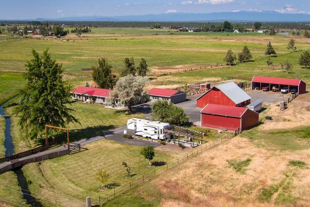 5624 SW Reif Road, Powell Butte, OR 97753