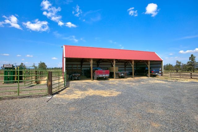 5624 SW Reif Road, Powell Butte, OR 97753