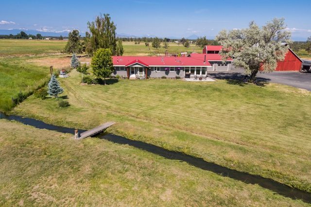 5624 SW Reif Road, Powell Butte, OR 97753