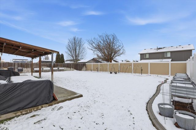 9610 W Asher Dr, Cheney, WA 99004