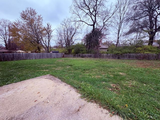 301 Aztec Trail, Georgetown, KY 40324