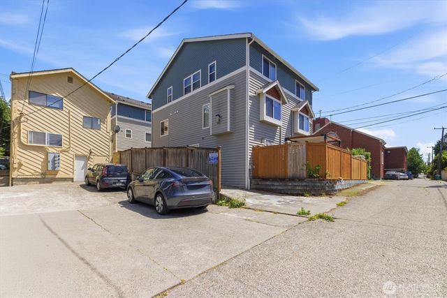 3453 California Avenue SW, Seattle, WA 98116