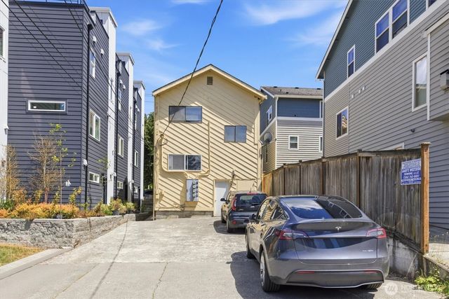 3453 California Avenue SW, Seattle, WA 98116