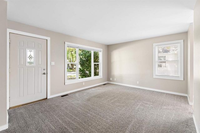 937 GAIL AVENUE, Neenah, WI 54956