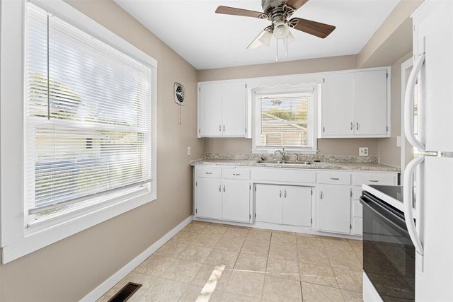 937 GAIL AVENUE, Neenah, WI 54956
