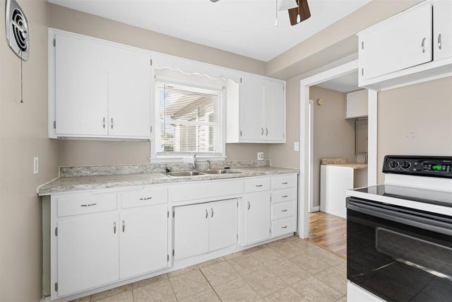 937 GAIL AVENUE, Neenah, WI 54956