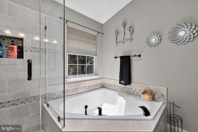 10 AUGUSTINE CT, Gaithersburg, MD 20879