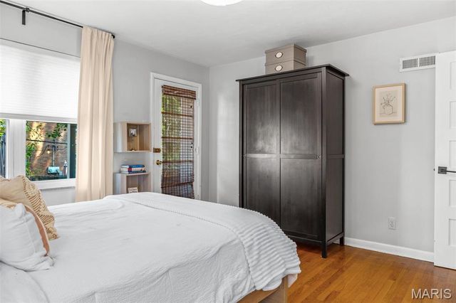 7225 Amherst Avenue, University City, MO 63130