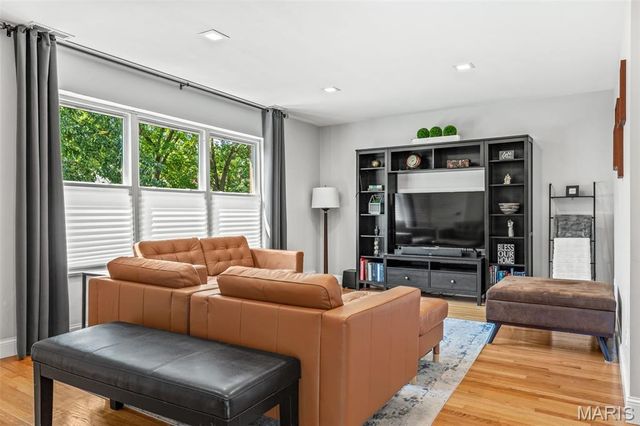 7225 Amherst Avenue, University City, MO 63130