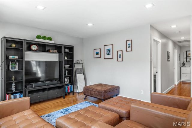 7225 Amherst Avenue, University City, MO 63130