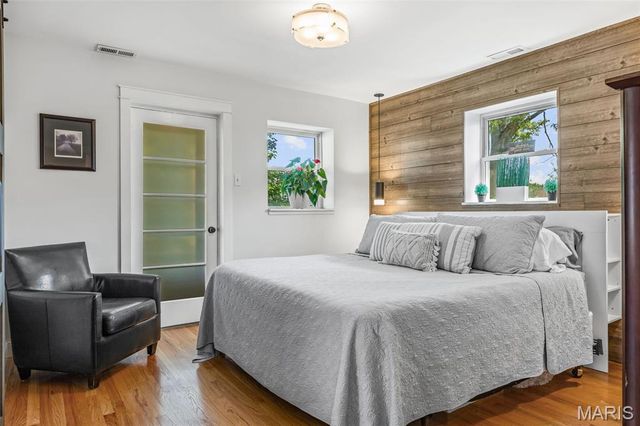 7225 Amherst Avenue, University City, MO 63130