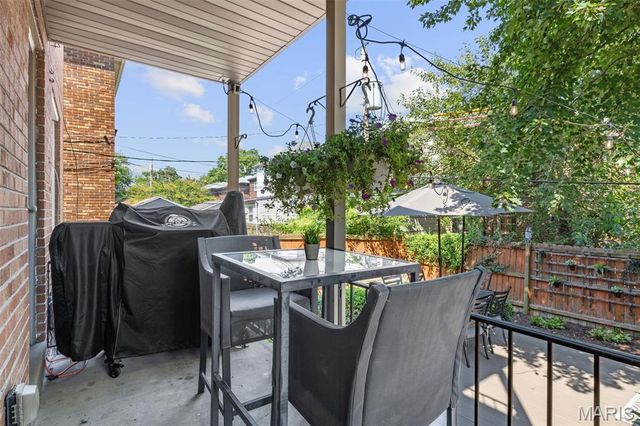 7225 Amherst Avenue, University City, MO 63130
