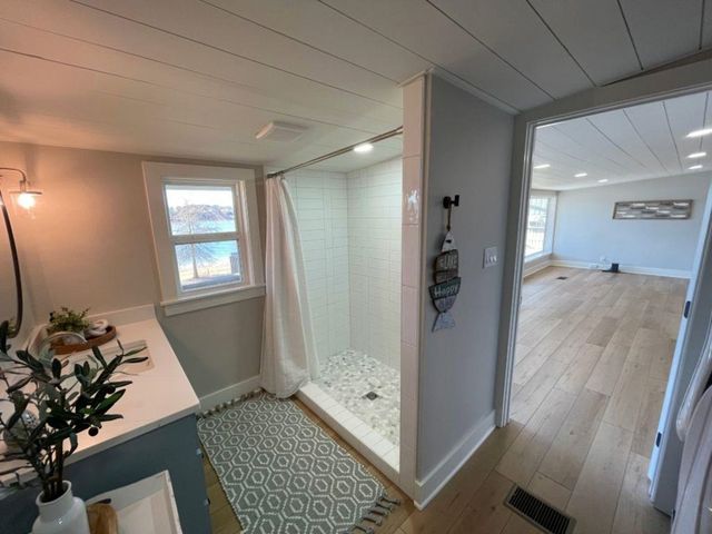 839 Lakeview Dr, Jefferson, TX 75657