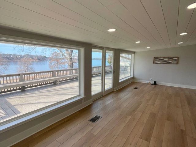 839 Lakeview Dr, Jefferson, TX 75657