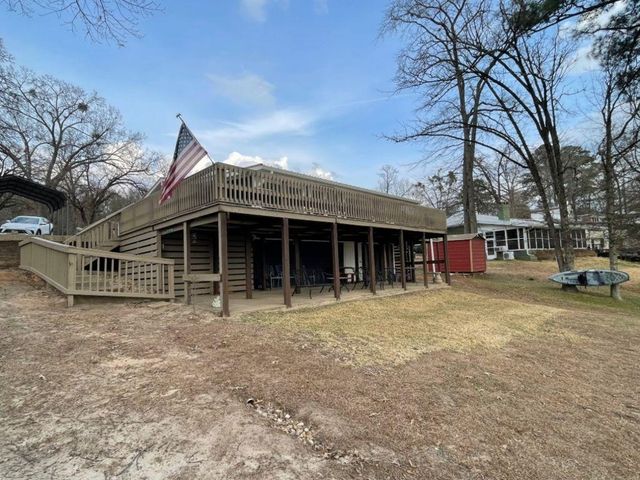 839 Lakeview Dr, Jefferson, TX 75657