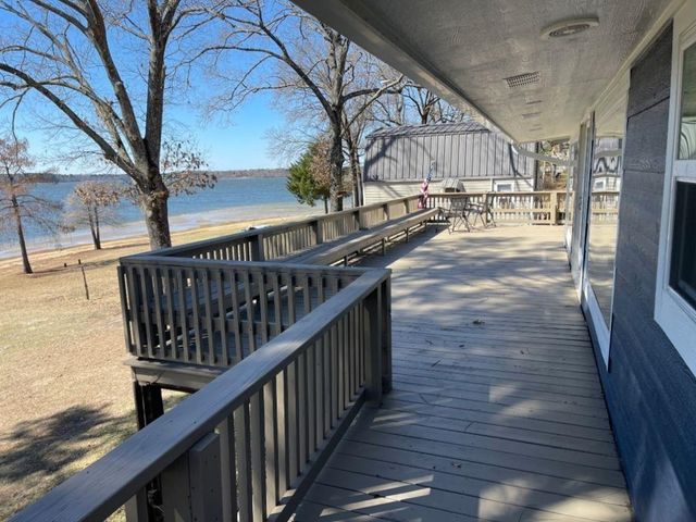 839 Lakeview Dr, Jefferson, TX 75657