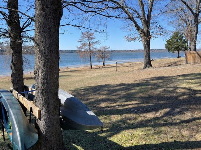 839 Lakeview Dr, Jefferson, TX 75657