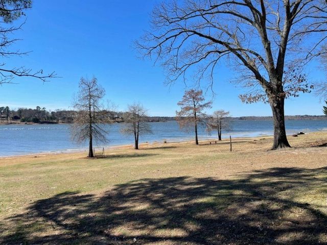 839 Lakeview Dr, Jefferson, TX 75657