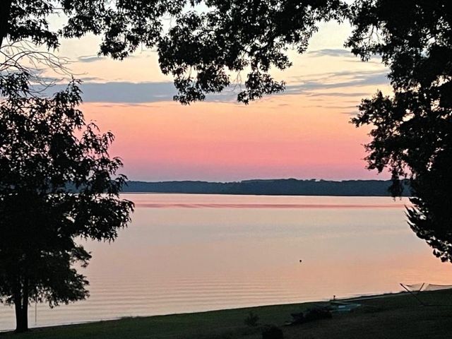 839 Lakeview Dr, Jefferson, TX 75657