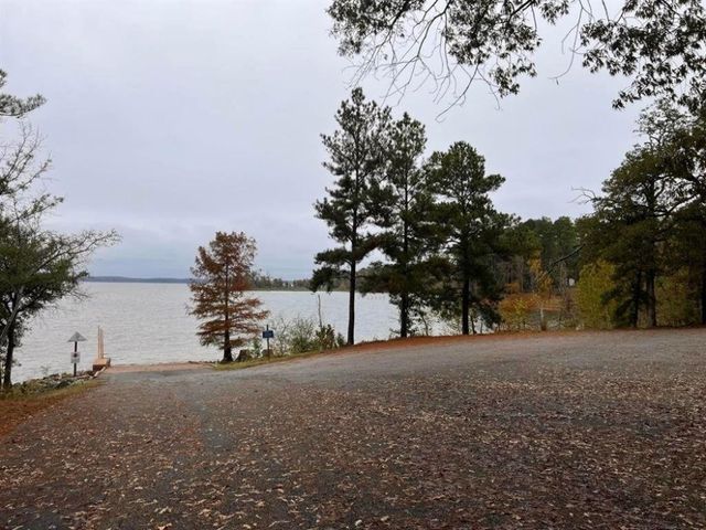 839 Lakeview Dr, Jefferson, TX 75657