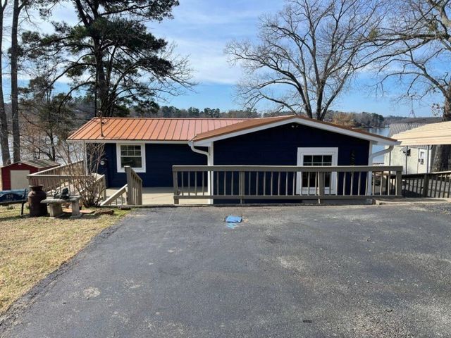 839 Lakeview Dr, Jefferson, TX 75657