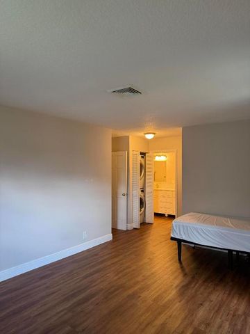 340 Orange Tree Drive 1, Atlantis, FL 33462