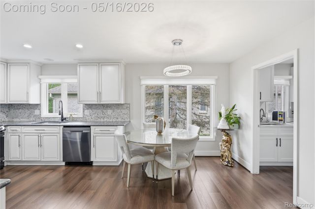 1945 Avalon Drive, Sterling Heights, MI 48310