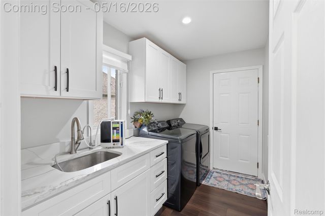 1945 Avalon Drive, Sterling Heights, MI 48310