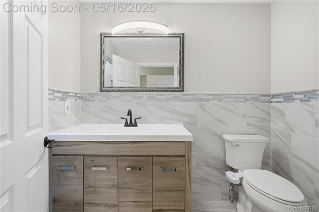 1945 Avalon Drive, Sterling Heights, MI 48310