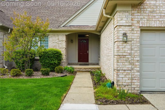 1945 Avalon Drive, Sterling Heights, MI 48310