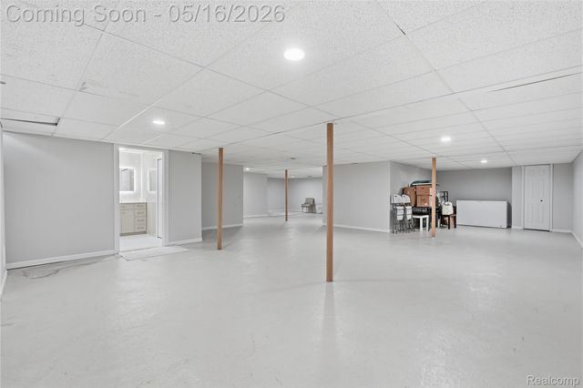 1945 Avalon Drive, Sterling Heights, MI 48310
