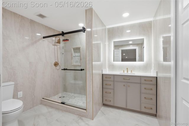 1945 Avalon Drive, Sterling Heights, MI 48310
