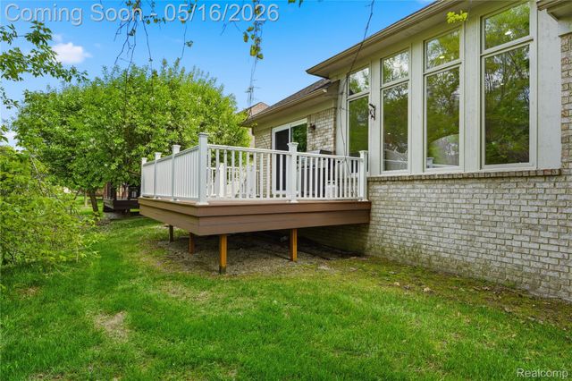 1945 Avalon Drive, Sterling Heights, MI 48310
