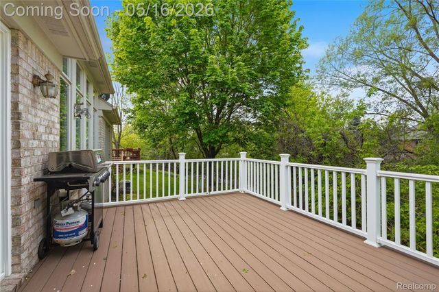 1945 Avalon Drive, Sterling Heights, MI 48310