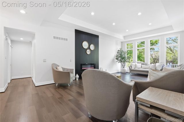 1945 Avalon Drive, Sterling Heights, MI 48310