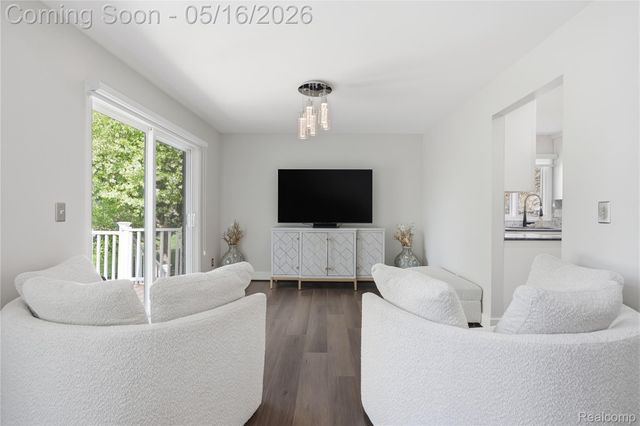 1945 Avalon Drive, Sterling Heights, MI 48310